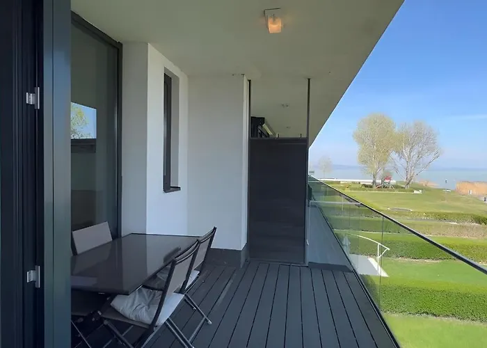 アパート Amp - *